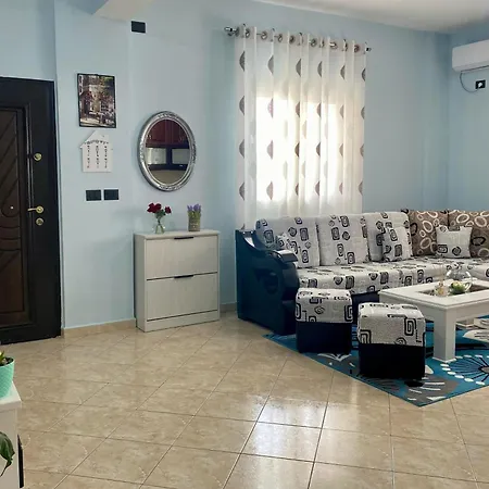 Xhoni's House Holiday home