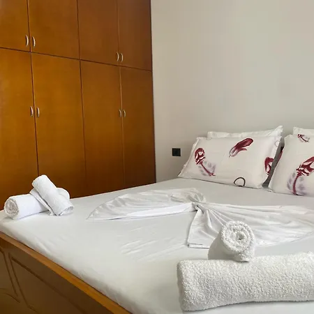 Xhoni's House Holiday home